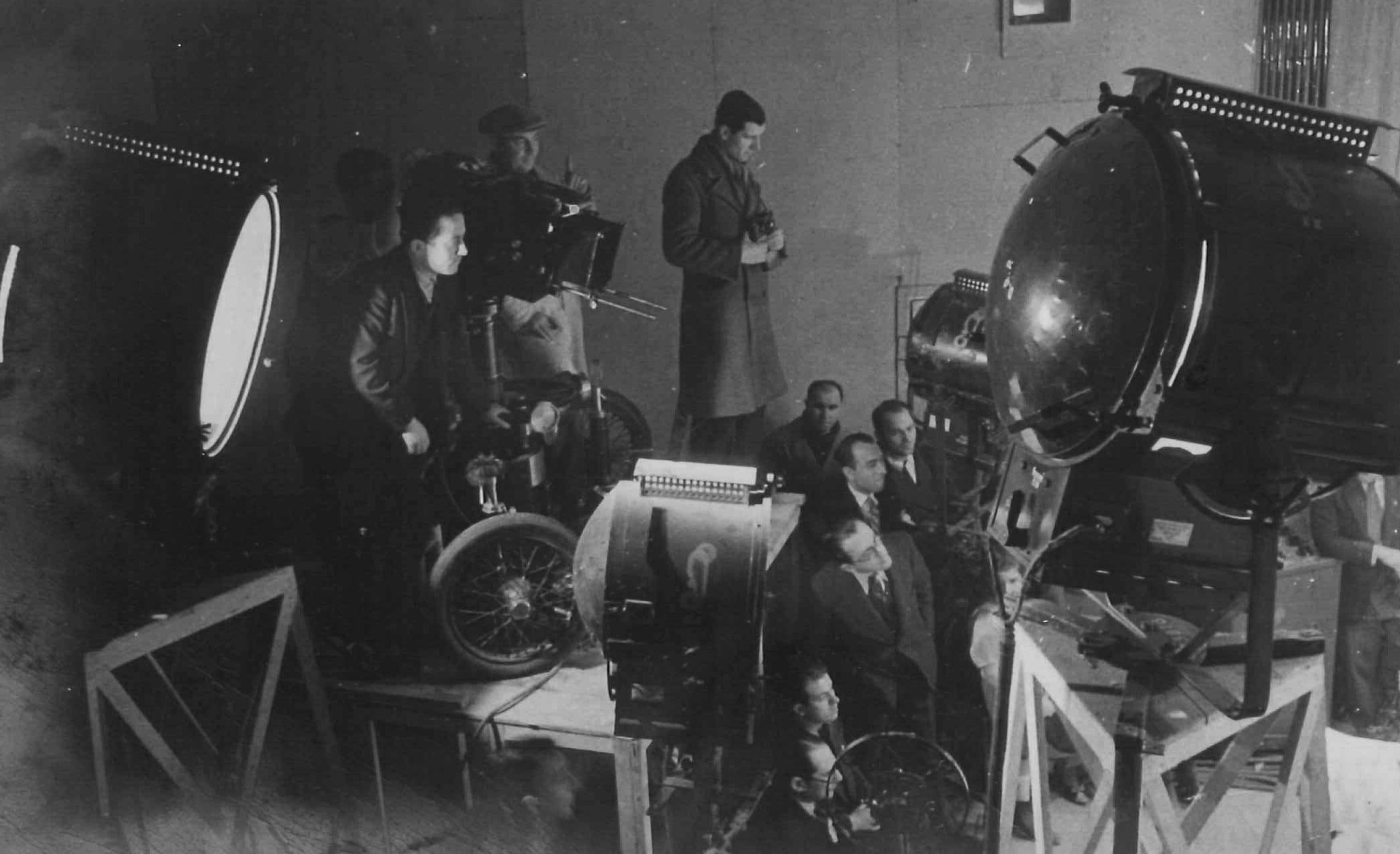 Muhsin Ertuğrul shooting a film at İpek Film Studio